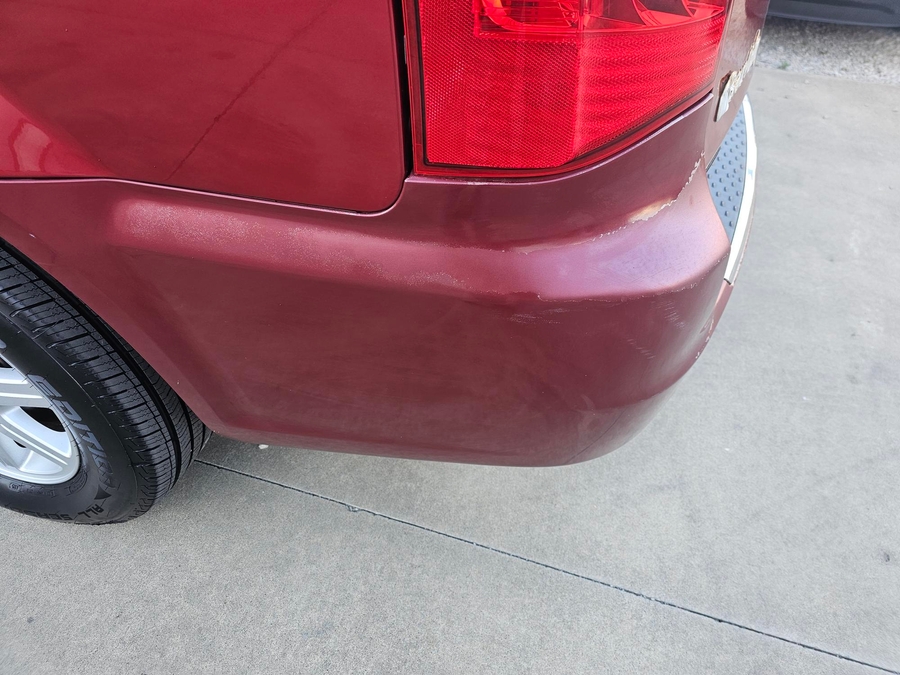  Chrysler Town and Country image number 5