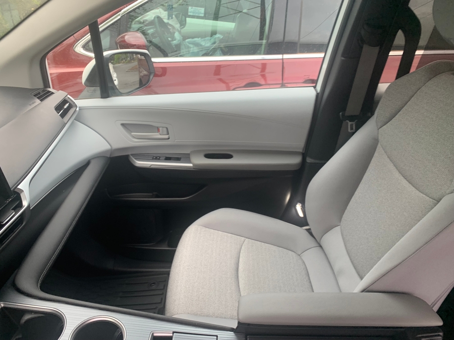 Used 2025 Toyota Sienna Hybrid LE - Vantage Mobility Rear Entry Entry Fold Out Manual Ramp