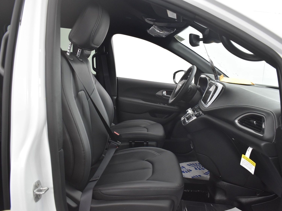 New 2025 Chrysler Pacifica Select Safety - BraunAbility Side Entry Entry Fold Out Automatic Ramp