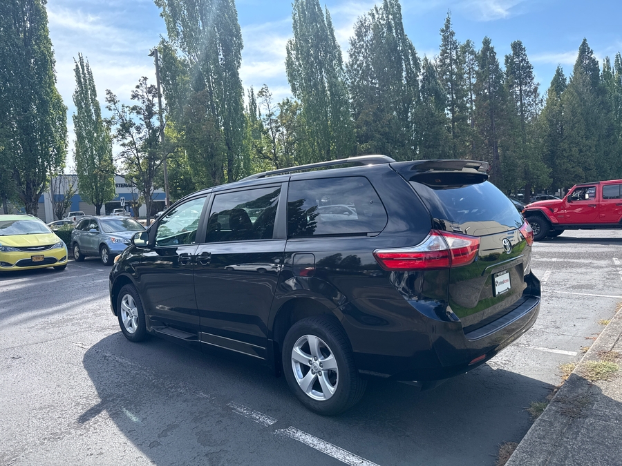 Used 2017 Toyota Sienna LE - BraunAbility Side Entry Fold Out Automatic Ramp