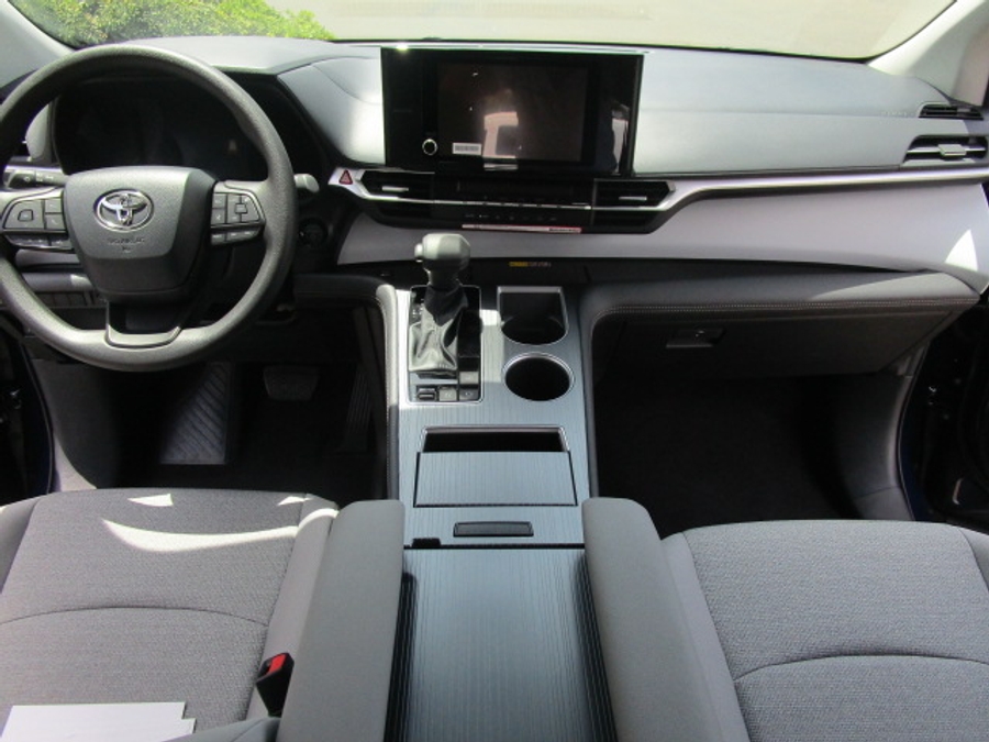 New 2026 Toyota Sienna Hybrid FWD LE - Vantage Mobility Commercial Rear Entry Entry Fold Out Manual Ramp