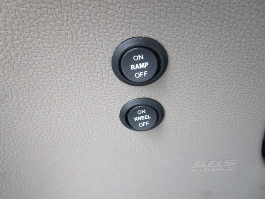 Used 2022 Honda Odyssey Touring - VMI Side Entry Entry In Floor Automatic Ramp