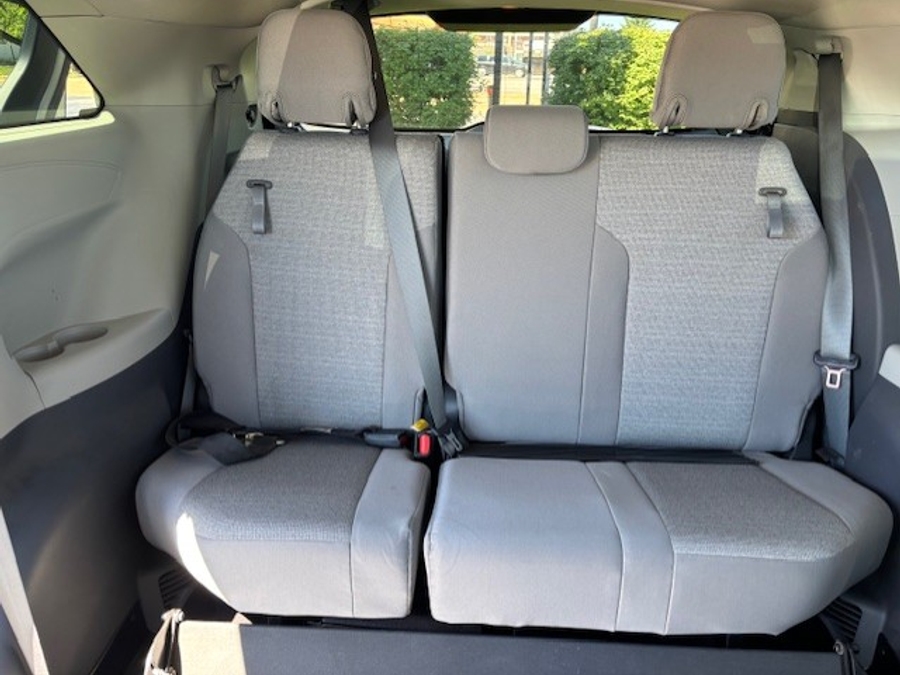 Used 2022 Toyota Sienna Hybrid LE - BraunAbility Side Entry Entry Fold Out Automatic Ramp
