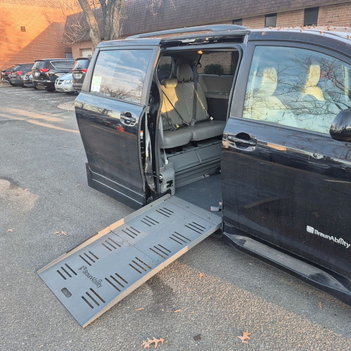 2015 TOYOTA SIENNA - Image 3