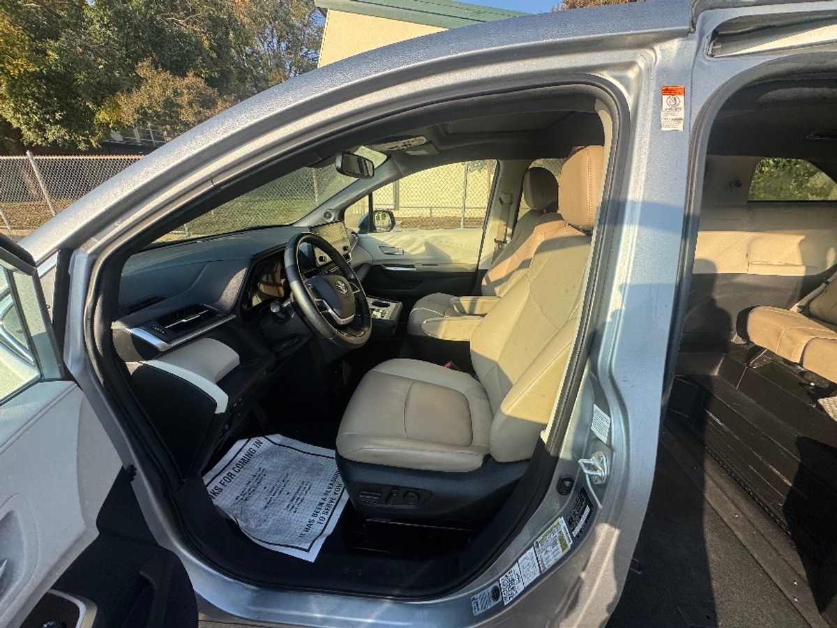 2022 TOYOTA SIENNA - Image 4