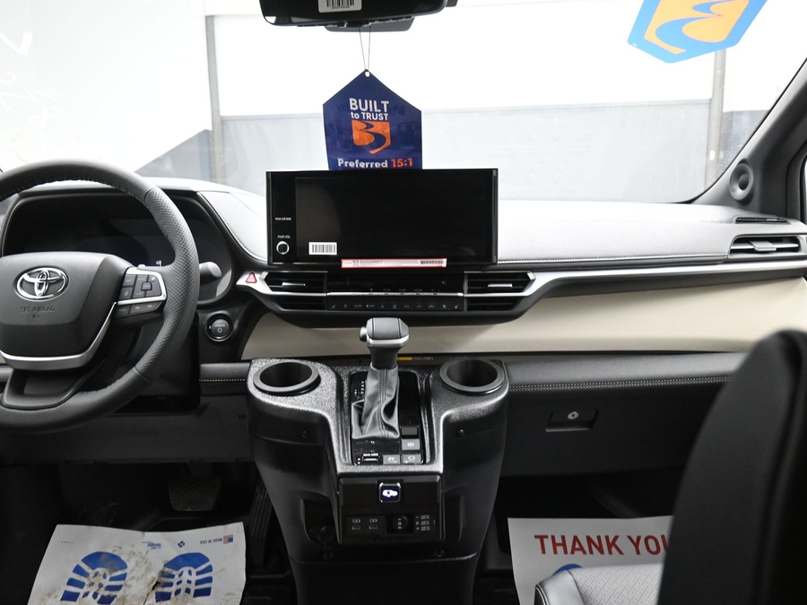 New 2025 Toyota Sienna Hybrid Platinum - BraunAbility Side Entry Entry In Floor Automatic Ramp