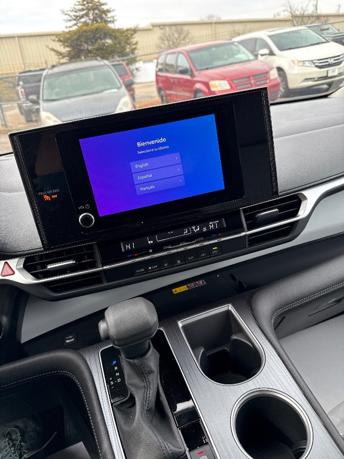 2025 TOYOTA SIENNA - Image 3