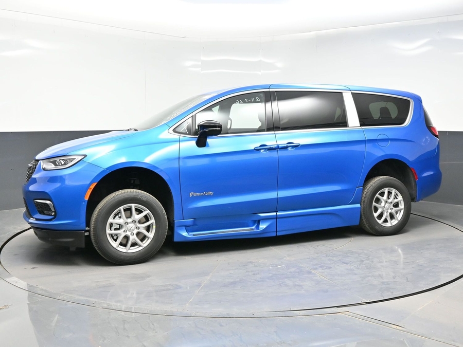 Blue Chrysler Pacifica image number 2