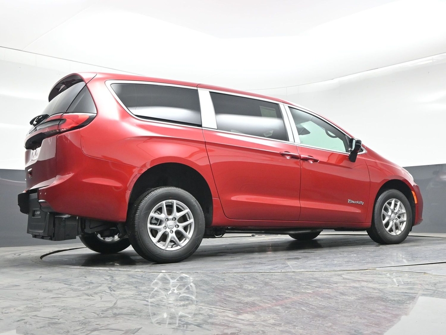 Red Chrysler Pacifica image number 8