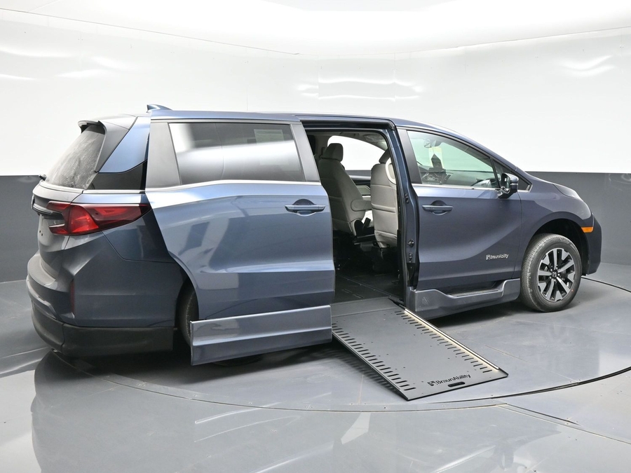 New 2026 Honda Odyssey EX-L - BraunAbility Side Entry Entry In Floor Automatic Ramp