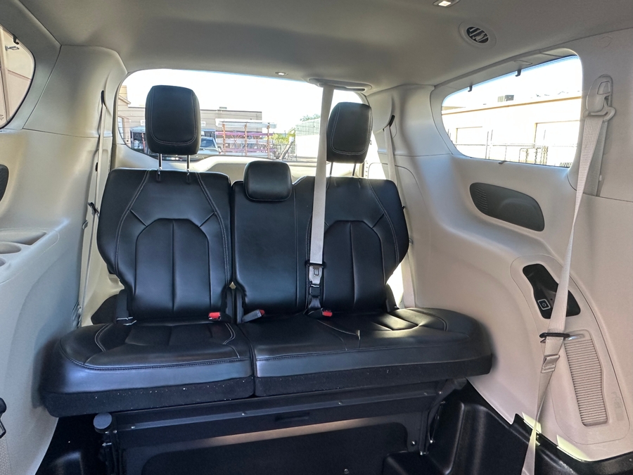 Used 2023 Chrysler Pacifica Touring L Theatre - BraunAbility Side Entry Entry In Floor Automatic Ramp