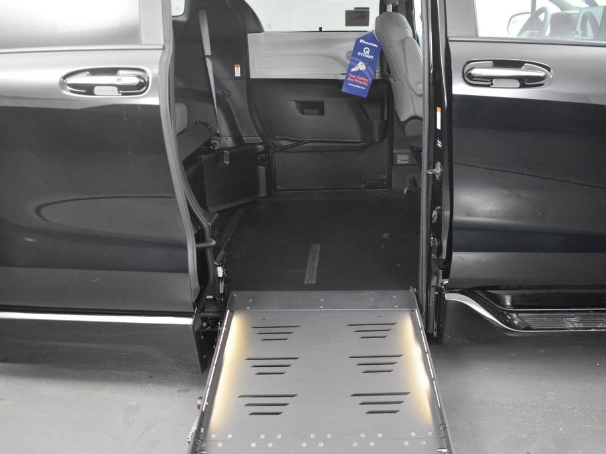 2025 TOYOTA SIENNA - Image 12