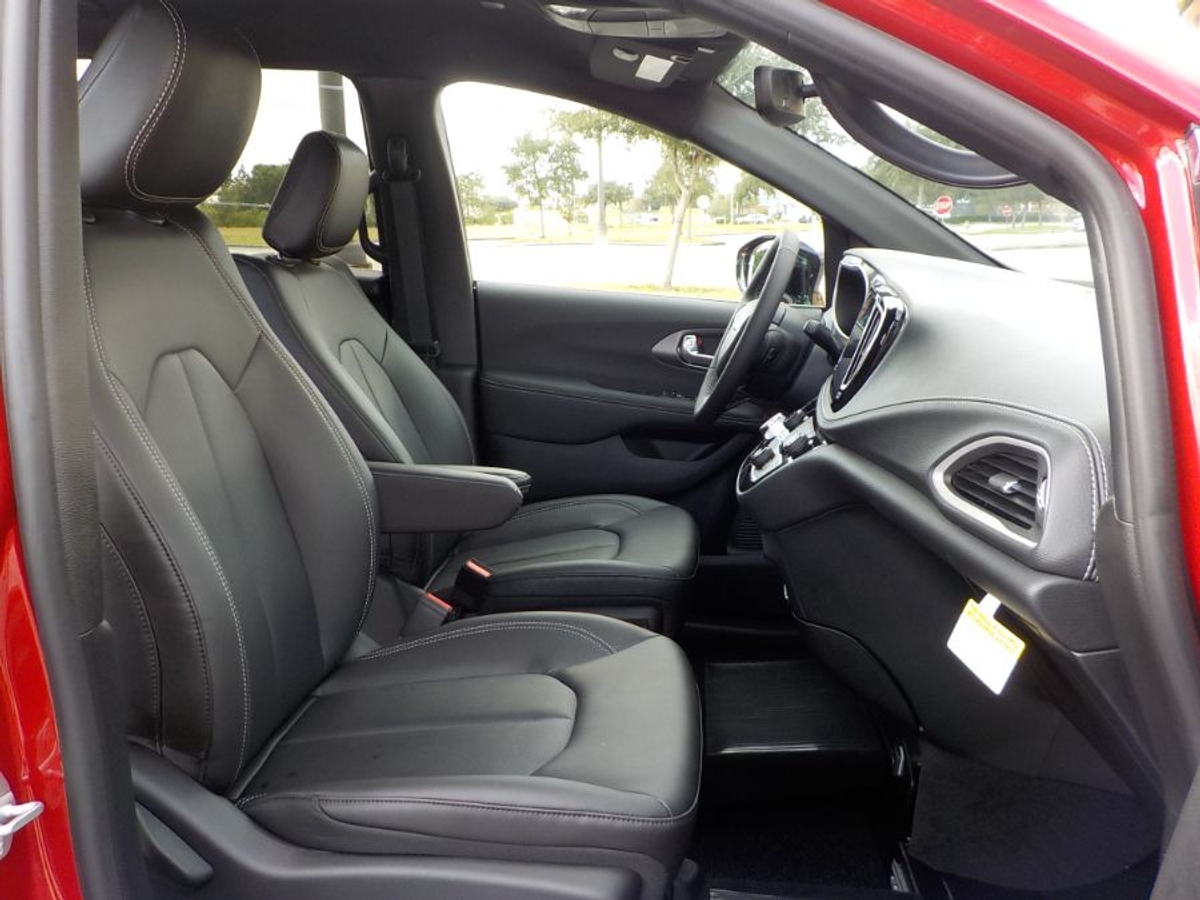 Red Chrysler Pacifica image number 14