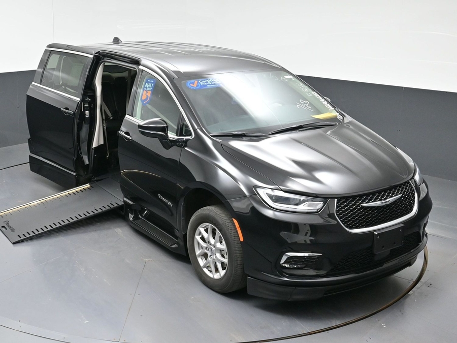 Used 2024 Chrysler Pacifica Touring L - BraunAbility Side Entry In Floor Automatic Ramp