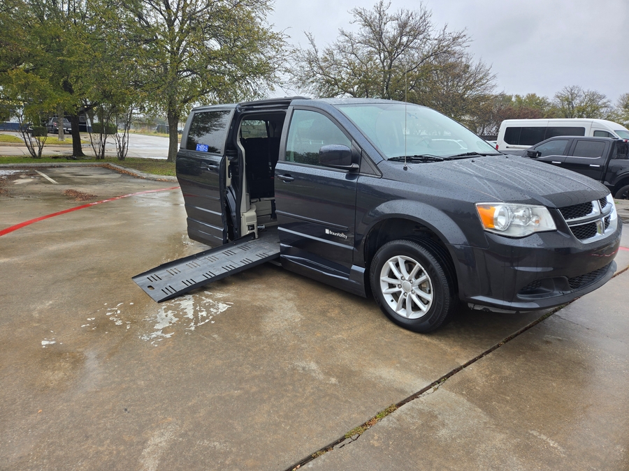 Used 2013 Dodge Grand Caravan  -   Entry  Ramp
