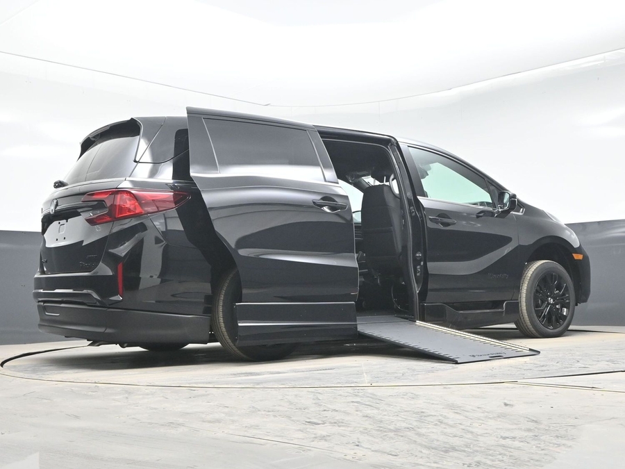 New 2026 Honda Odyssey Sport - BraunAbility Side Entry Entry In Floor Automatic Ramp