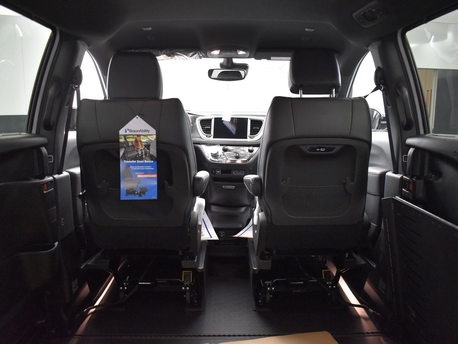 Used 2025 Chrysler Pacifica Select Safety - BraunAbility Side Entry Fold Out Automatic Ramp