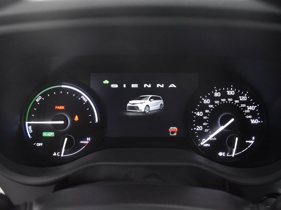 New 2025 Toyota Sienna Hybrid LE - BraunAbility Side Entry Entry Fold Out Automatic Ramp