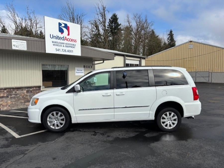 Used 2014 Chrysler Town and Country Touring - AMS Rear Entry Entry Fold Out Manual Ramp