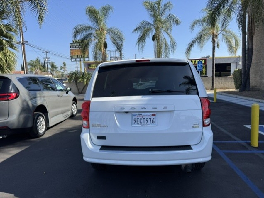  Dodge Grand Caravan image number 4