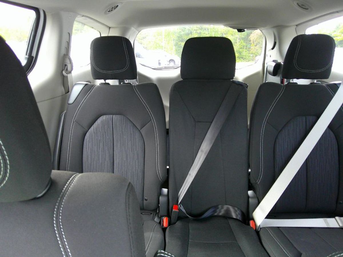 Blanco Chrysler Voyager número de imagen 18