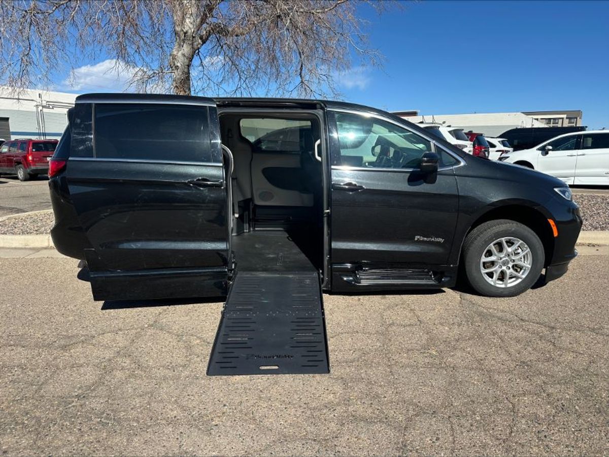 Black Chrysler Pacifica with Side Entry Automatic Fold Out ramp