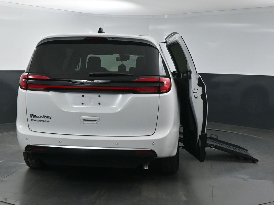 Used 2023 Chrysler Pacifica Touring L - BraunAbility Side Entry Entry Fold Out Manual Ramp