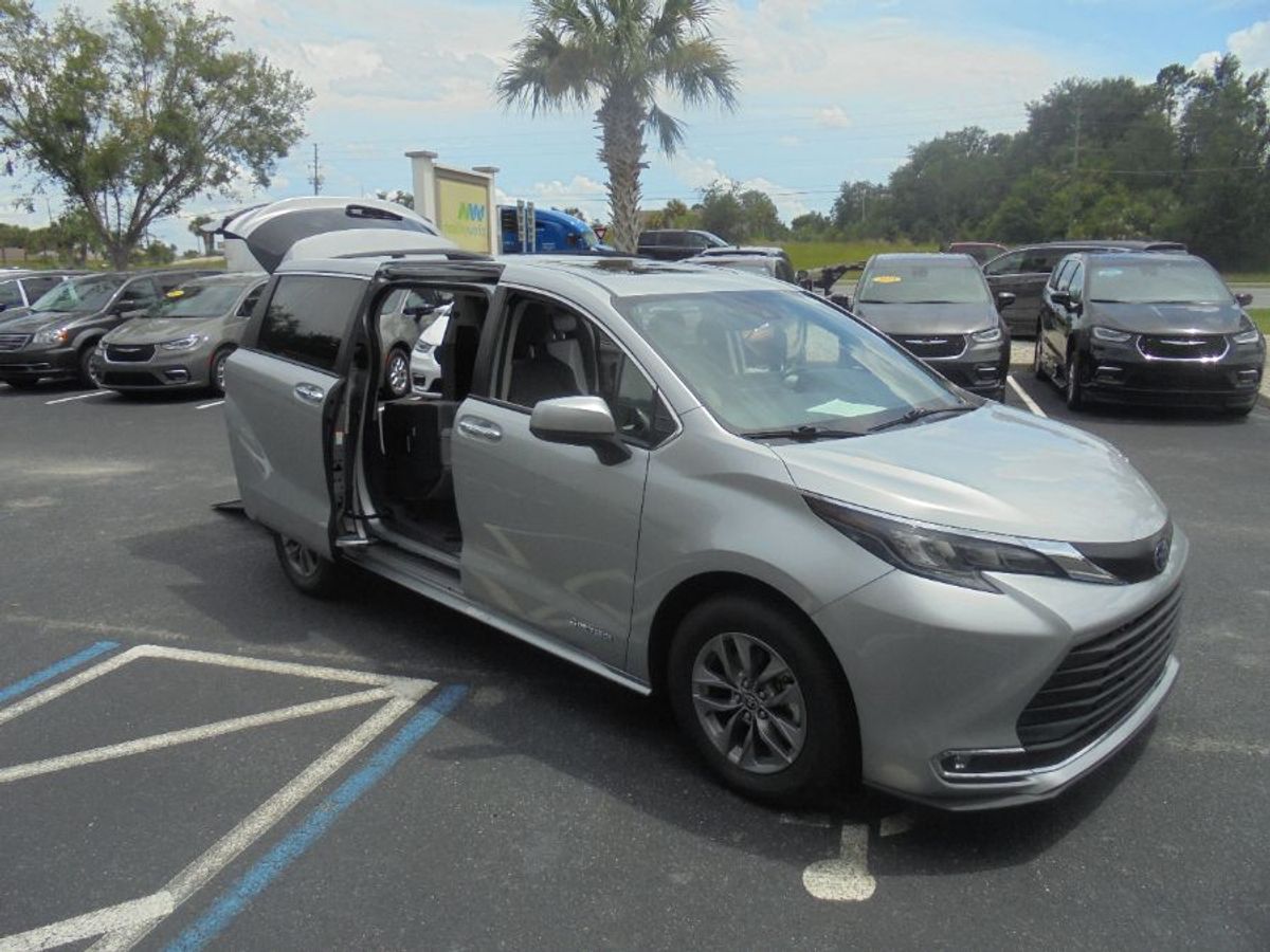 2024 TOYOTA SIENNA - Image 28