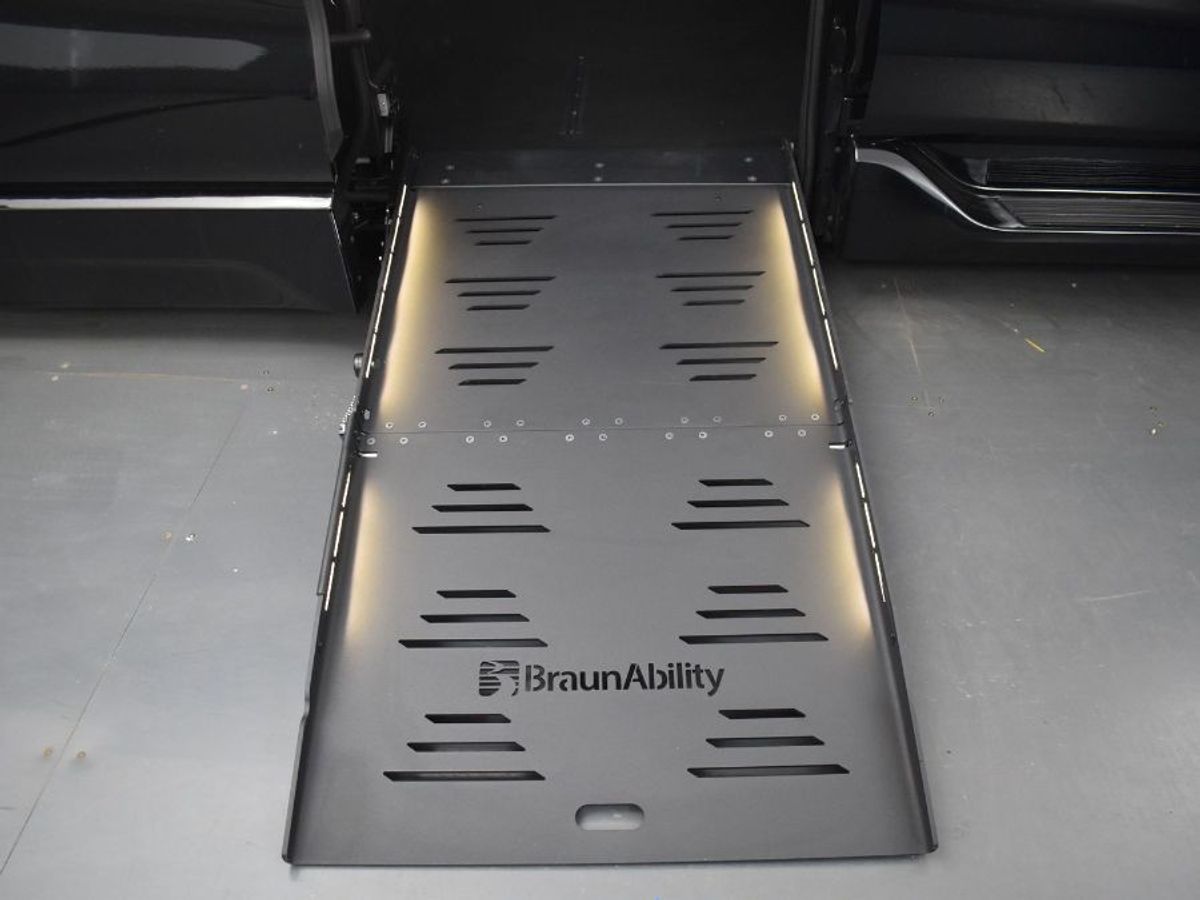 2025 TOYOTA SIENNA - Image 11