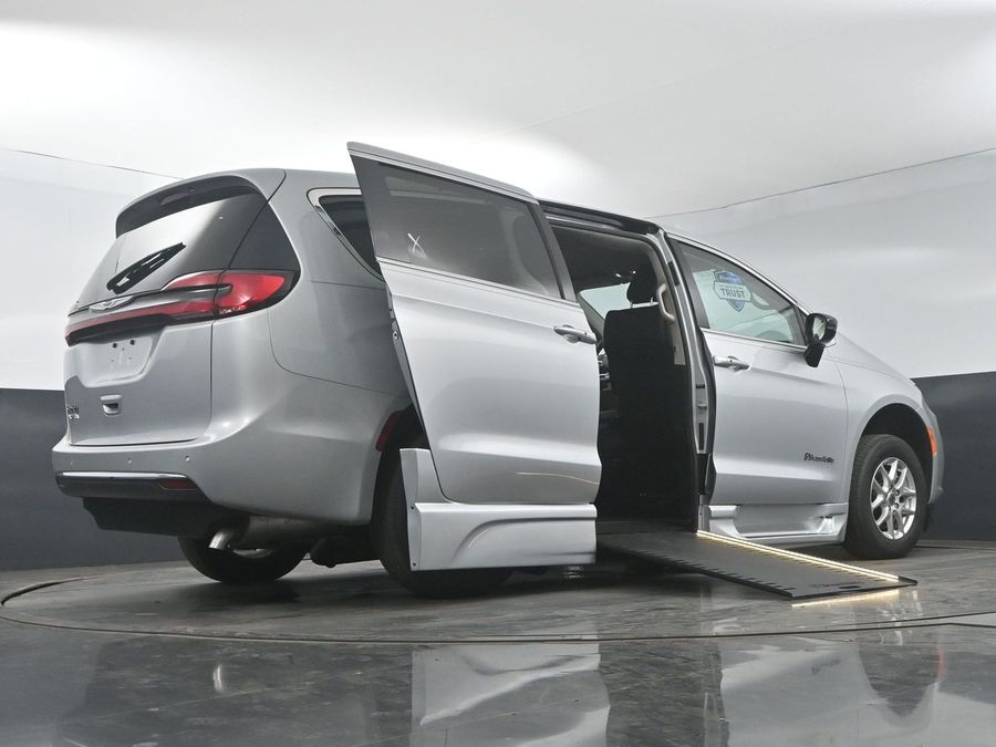 Used 2024 Chrysler Pacifica Touring L - BraunAbility Side Entry Entry In Floor Automatic Ramp