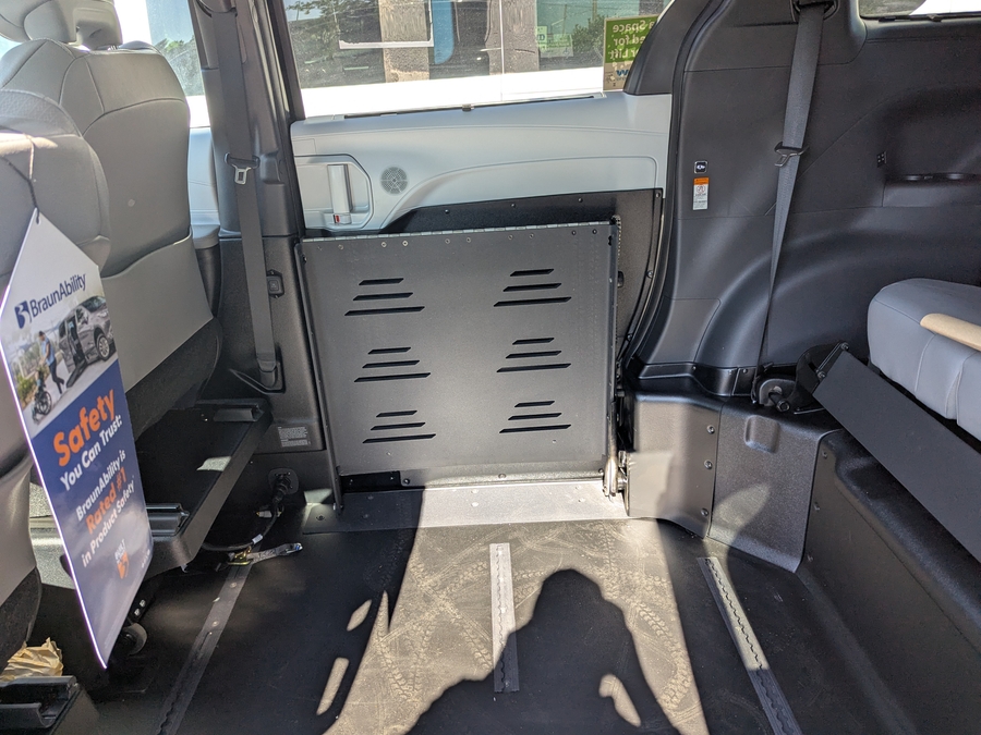 Black Toyota Sienna image number 9