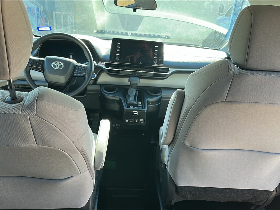 Used 2024 Toyota Sienna Hybrid LE - BraunAbility Side Entry Fold Out Automatic Ramp