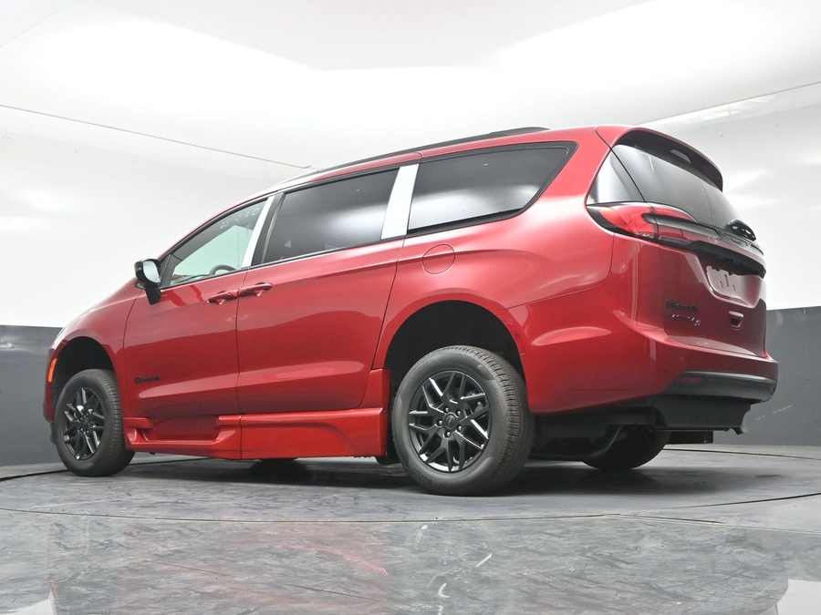 New 2027 Chrysler Pacifica Select Sport - BraunAbility Side Entry Fold Out Automatic Ramp