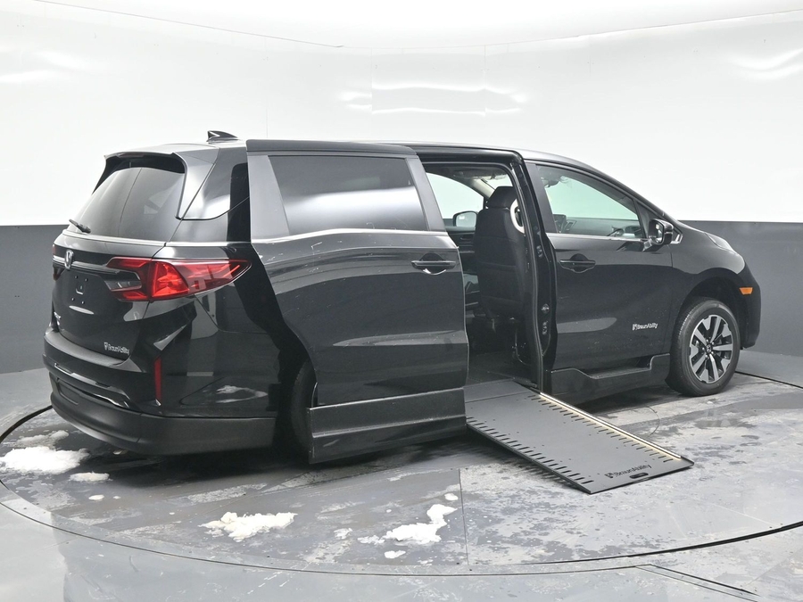 New 2026 Honda Odyssey EX-L - BraunAbility Side Entry Entry In Floor Automatic Ramp