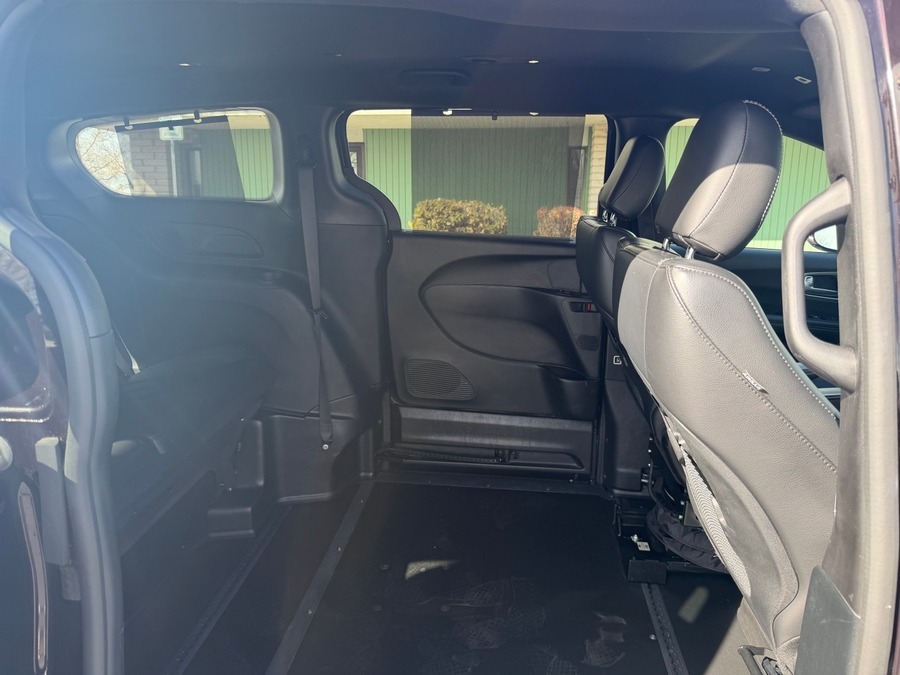 Used 2018 Chrysler Pacifica Touring L - BraunAbility Side Entry Entry In Floor Automatic Ramp