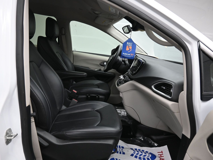 Used 2024 Chrysler Pacifica Touring L - BraunAbility Side Entry Entry Fold Out Automatic Ramp