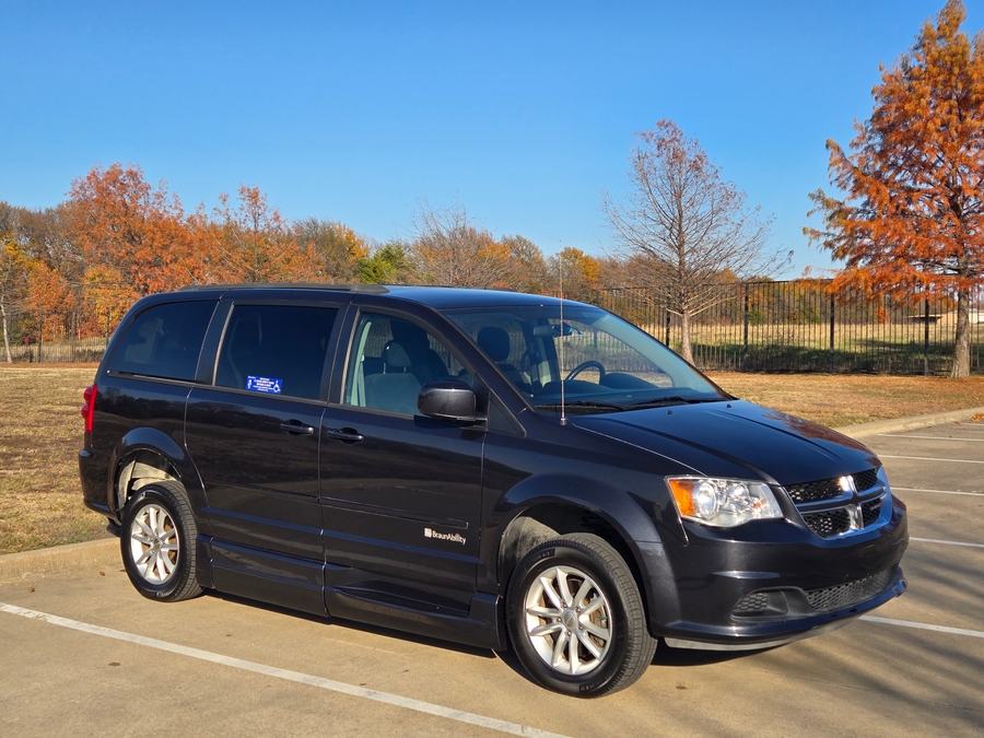 Used 2013 Dodge Grand Caravan  -   Entry  Ramp