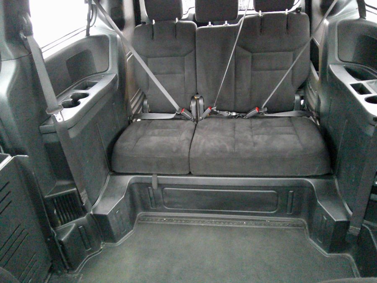 2015 DODGE GRAND CARAVAN - Image 18