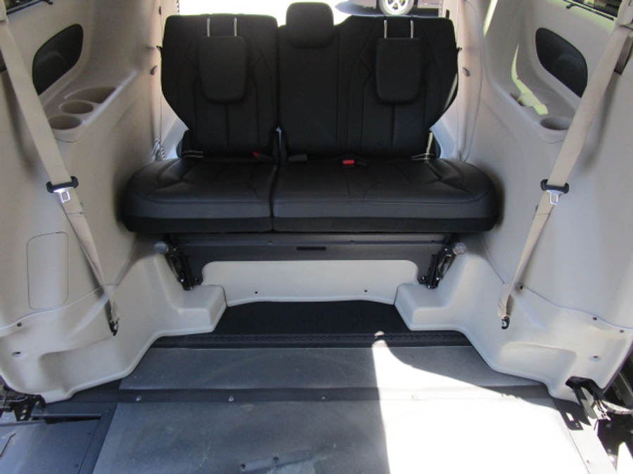 Used 2018 Chrysler Pacifica Touring L - BraunAbility Side Entry In Floor Automatic Ramp