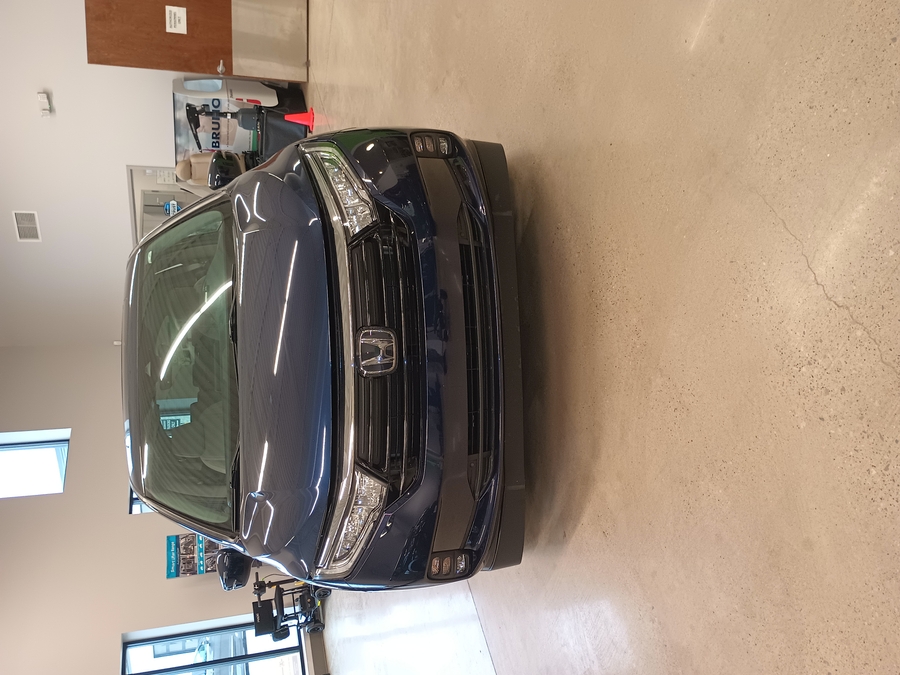 Blue Honda Odyssey image number 3