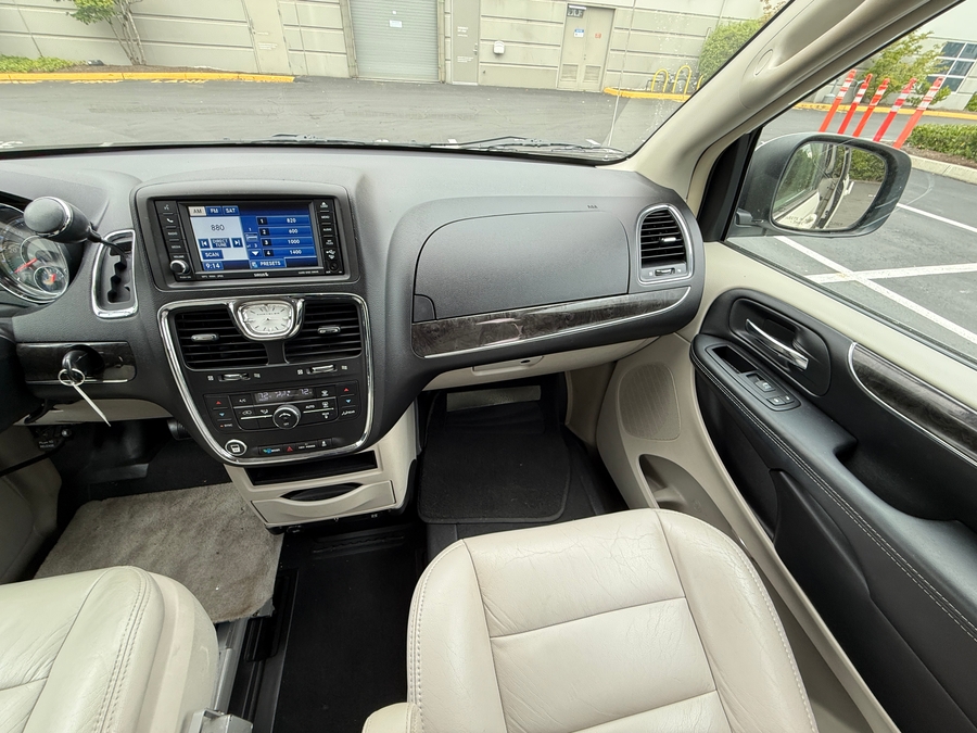Used 2011 Chrysler Town and Country Touring - BraunAbility Side Entry Fold Out Automatic Ramp