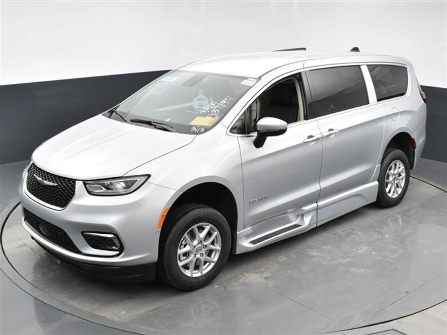 Used 2024 Chrysler Voyager LX - BraunAbility Side Entry Entry Fold Out Automatic Ramp