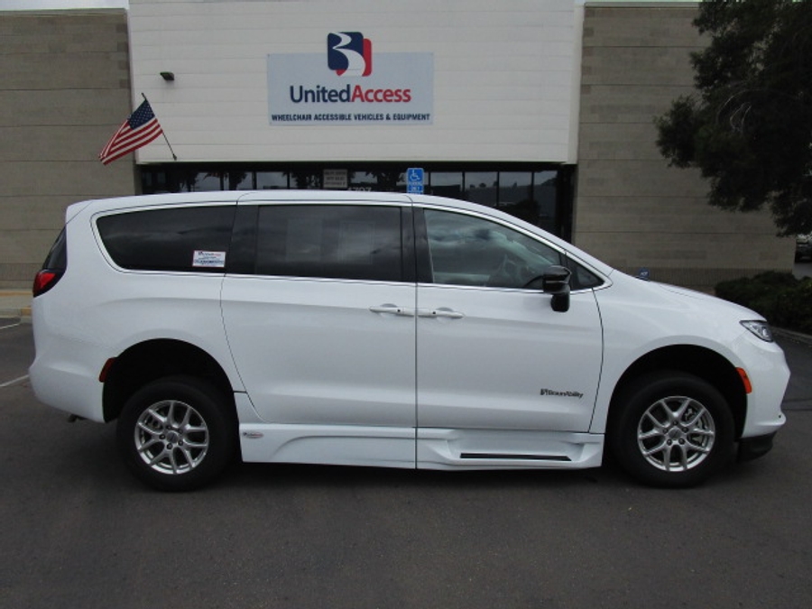 Used 2024 Chrysler Pacifica Touring L - BraunAbility Side Entry Entry In Floor Automatic Ramp