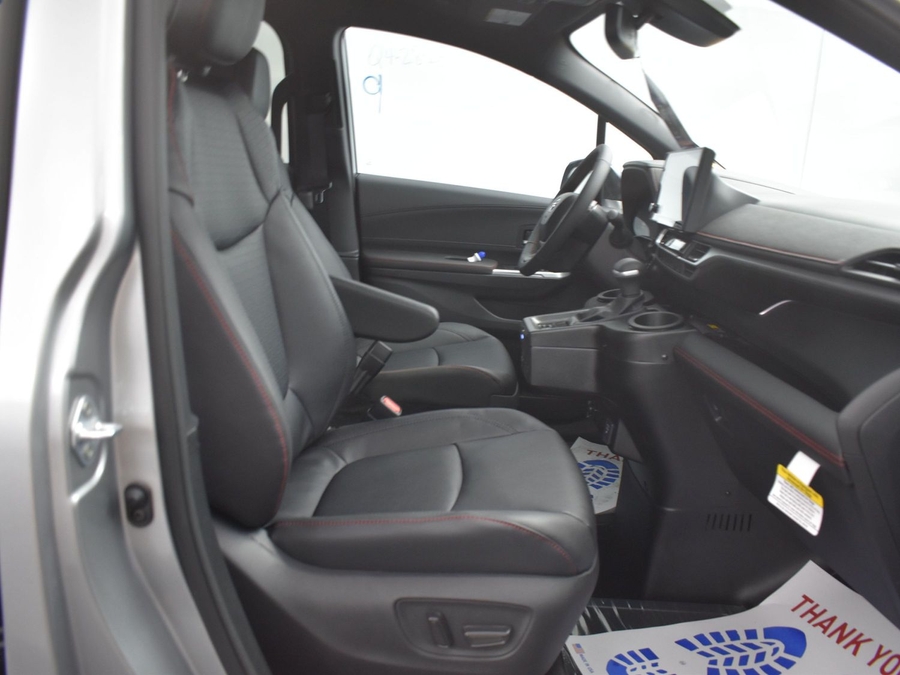 New 2025 Toyota Sienna Hybrid XSE Sport - BraunAbility Side Entry Entry Fold Out Automatic Ramp
