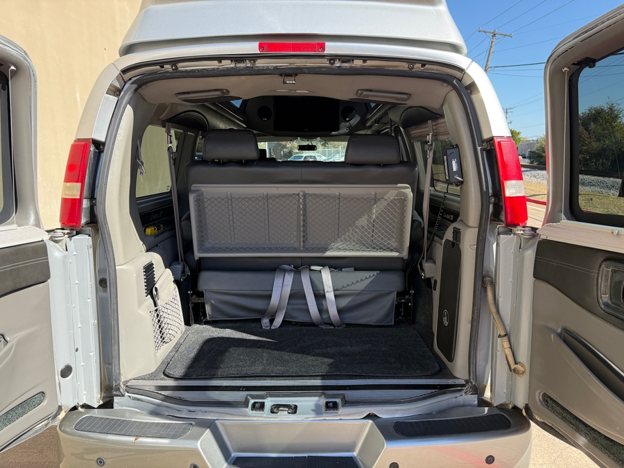 Used 2015 GMC Savana Explorer - Side Entry Entry Lift Automatic Ramp