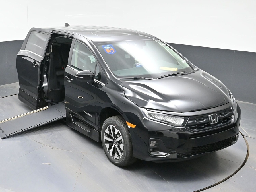 Black Honda Odyssey image number 22