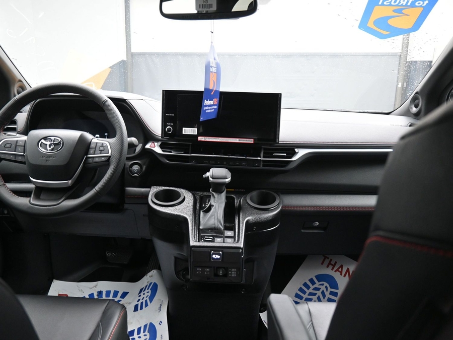 New 2025 Toyota Sienna Hybrid XSE Sport - BraunAbility Side Entry Entry Fold Out Automatic Ramp