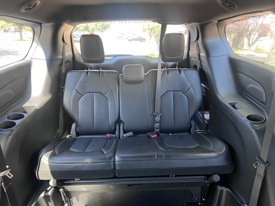 Used 2025 Chrysler Pacifica Select Safety - BraunAbility Side Entry Fold Out Automatic Ramp