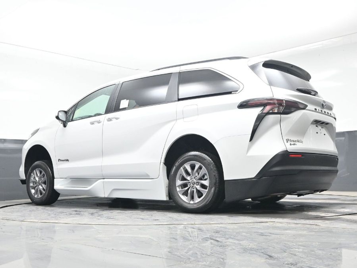 2025 TOYOTA SIENNA - Image 21