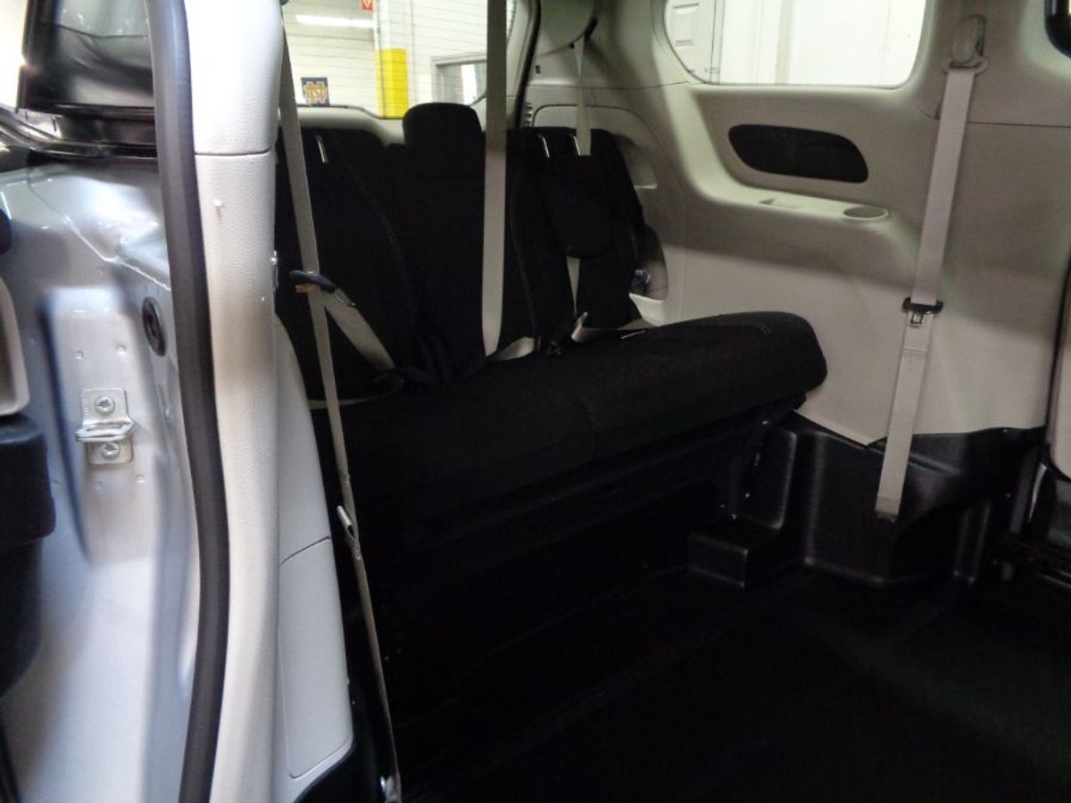 2023 CHRYSLER VOYAGER - Image 17